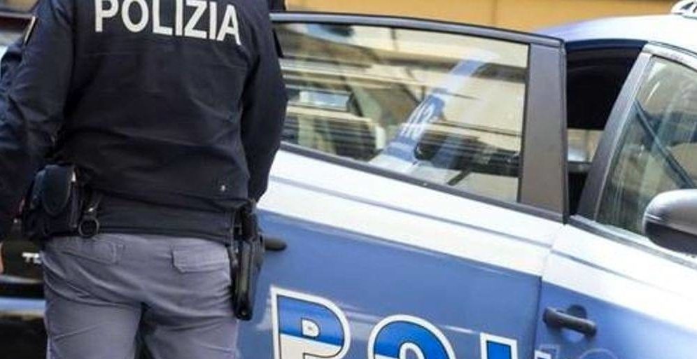 Torino – Senegalese fermato per spaccio tenta di corrompere gli agenti con 10mila euro: arrestato