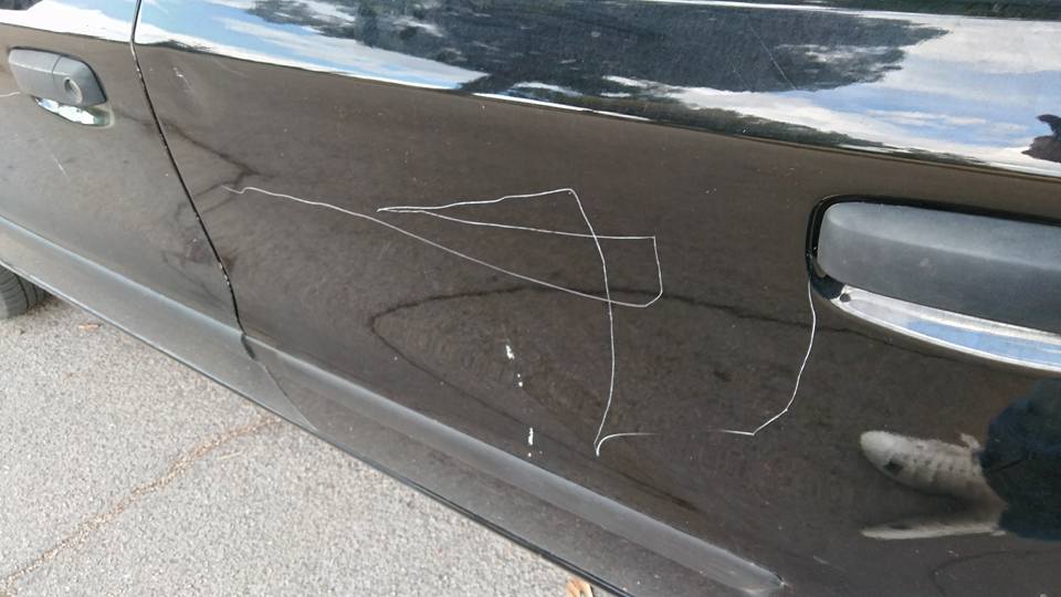 Torino – Teppisti all’assalto delle macchine: vandalizzate 60 auto in una sola notte in corso Unione Sovietica