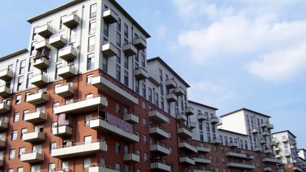 Case Popolari – “Prima i Piemontesi”: la nuova legge mette paletti agli stranieri e favorisce i ‘vecchi’ residenti