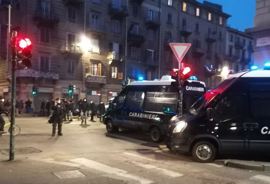 Torino – Sgomberato dopo anni di occupazione lo stabile di corso Giulio Cesare: intervento di polizia e carabinieri