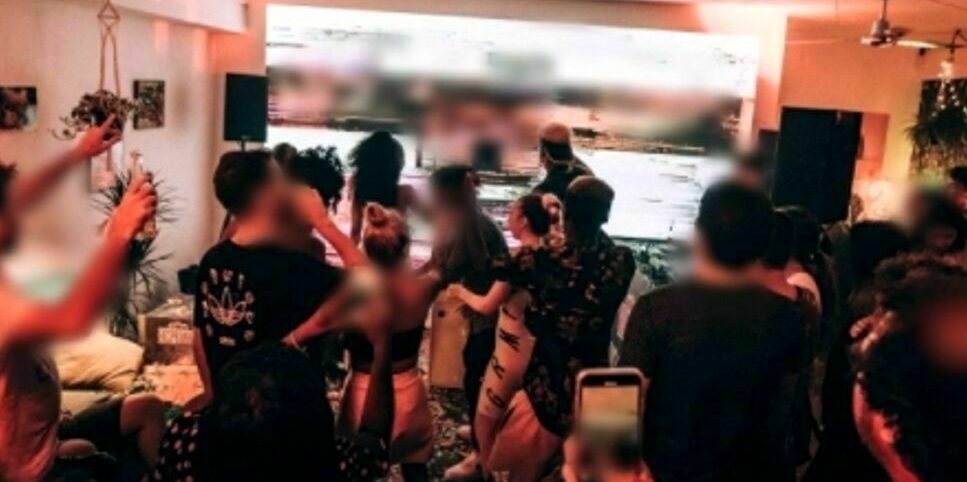 Torino – Un’altra festa in casa in barba al Covid: alcol e droga, i vicini chiamano la polizia