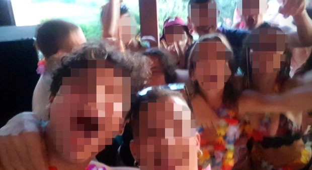 Torino – Organizzano festa in terrazzo: musica, alcol e balli, i vicini li denunciano. Tutti multati