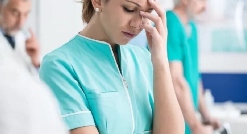 Piemonte – Caos al laboratorio: infermiera No vax rifiuta vaccino: esplode lite con due colleghe, arrivano i carabinieri