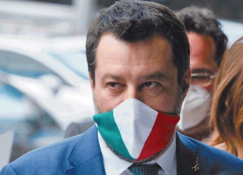 Salvini a Torino: “Magistrati schifezza”. Il leader della Lega a processo “Non volevo offendere nessuno”
