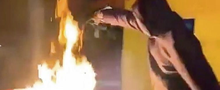 Torino – Giovani vandali innescano incendio al Centro Commerciale, poi postano video su social: denunciati