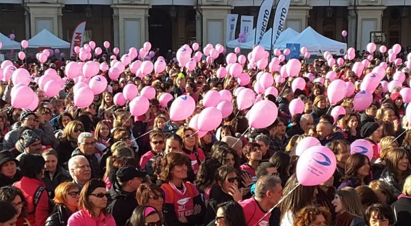 Torino si tinge di rosa – Torna ‘Just the Woman I am’, la corsa finanzia la ricerca universitaria