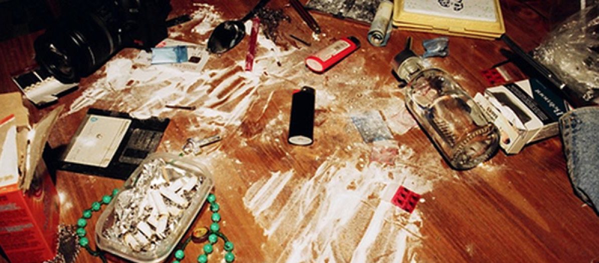 Torino – In barba al coprifuoco organizzano festa con droga in via Nizza, irrompe la Polizia: multe e arresti