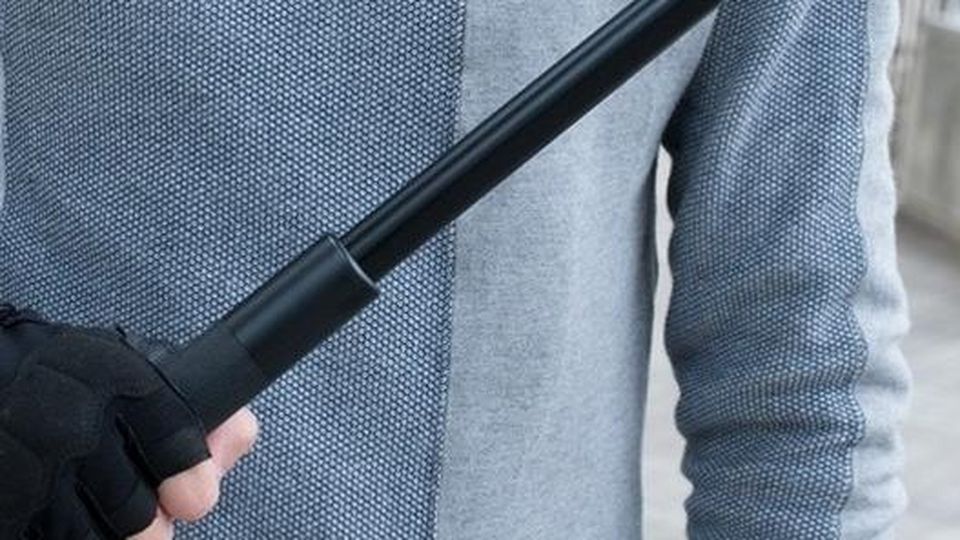 Torino – Giovane marocchino gira in centro armato di manganello: fermato dalla Polizia