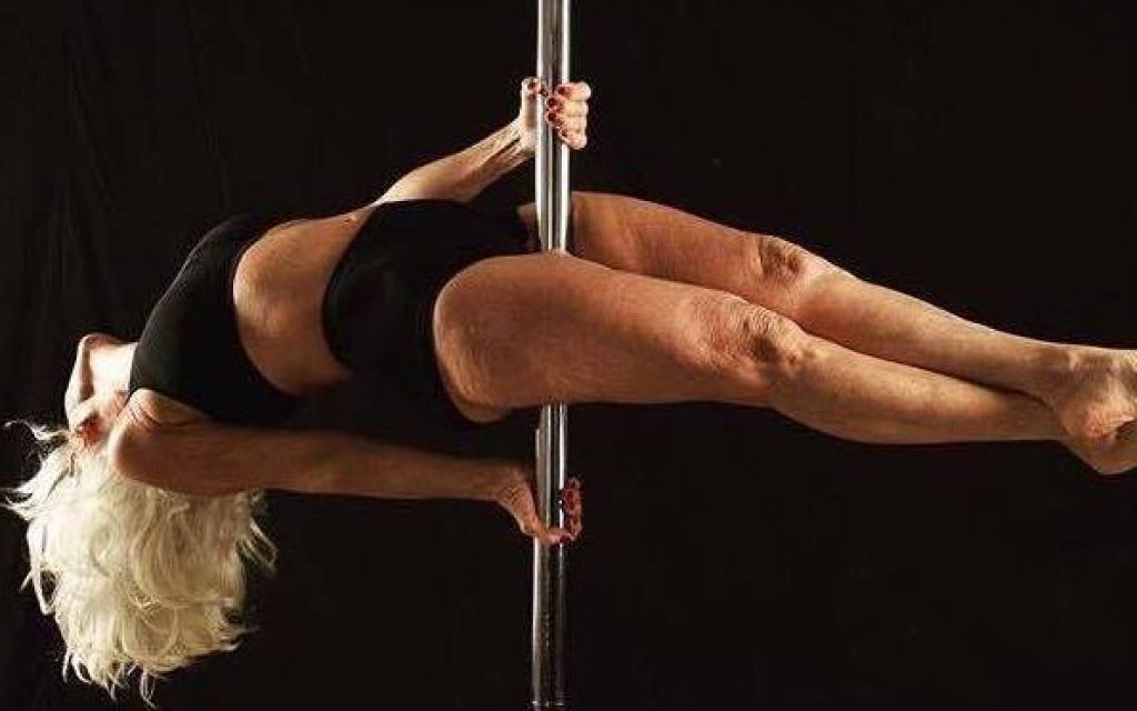 Torinese di 77 anni stravince i campionati di Pole Dance: stupore dei giudici