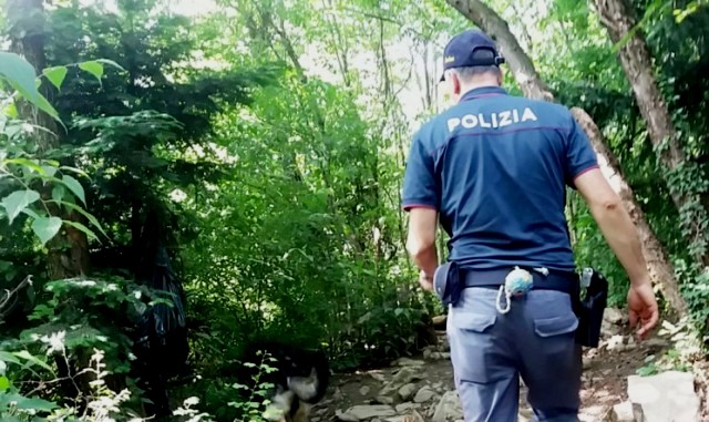 Torino – Anziano sparisce di casa: era caduto in un bosco e non riusciva ad alzarsi. Salvato dalla Polizia