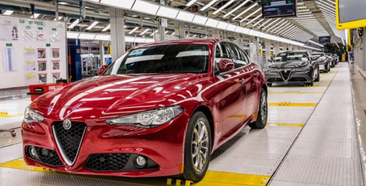 Torino – Stellantis assume, ma solo all’estero. E scoppia la polemica – “Uno schiaffo all’Italia”