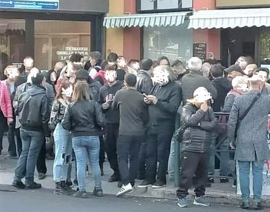 Torino – Ancora un centinaio di persone all’aperitivo ‘disobbediente’: in tanti senza mascherina