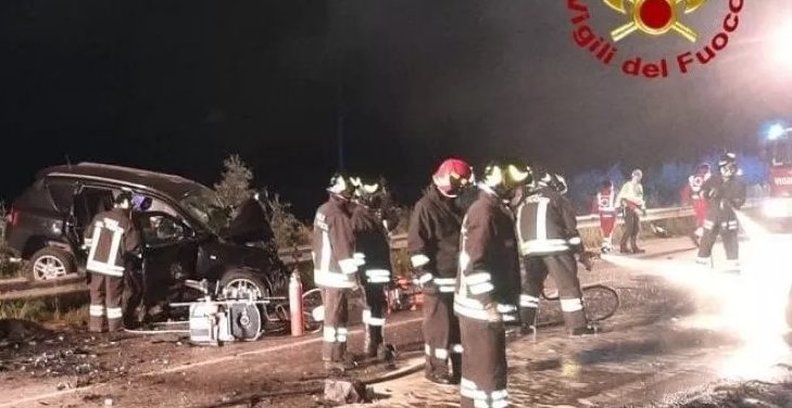 Piemonte- Gravissimo incidente nella notte: muore nell’auto in fiamme, ragazza ferita gravemente