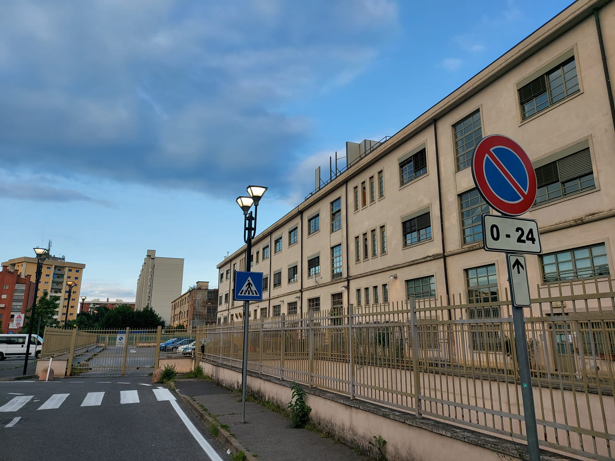 Il caso – A Torino lampioni accesi sempre, con orari lunghi anche in Estate. Petrarulo (FI): “Chi si occupa dello spegnimento?”