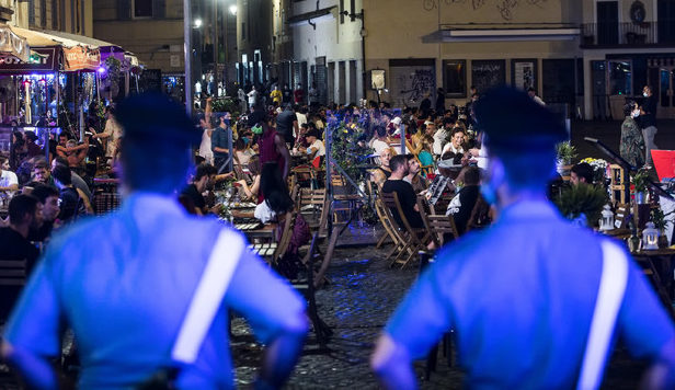 Piemonte – Il coprifuoco si sposta a mezzanotte (e presto verrà abolito del tutto). Info utili