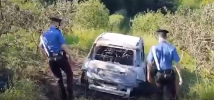 Orrore alle porte di Torino – Trovato cadavere carbonizzato in auto: è giallo
