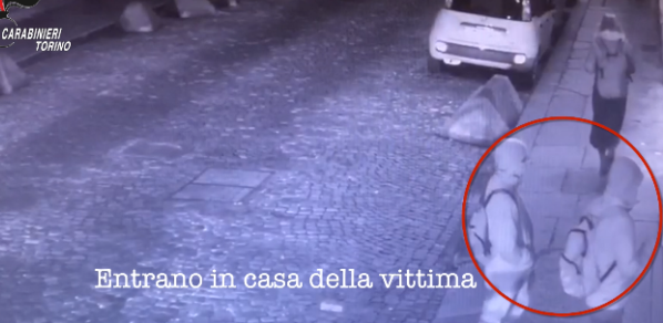 Anziana picchiata e imbavagliata nel centro di Torino – Arrestati i rapinatori