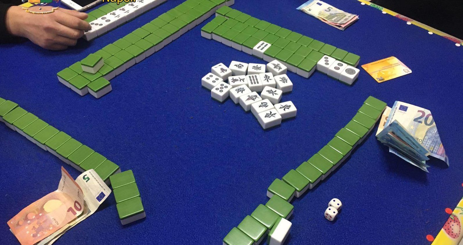 Torino – Cinesi si riunivano in Barriera per giocare d’azzardo: denunce e sequestro di denaro