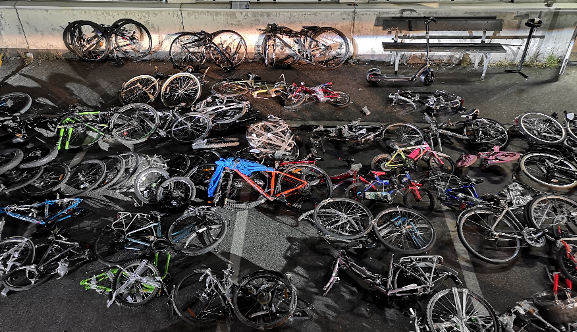 Torino – Viaggiano con 37 bici rubate nel furgone e si giustificano: “Sono per parenti e amici”, arrestati