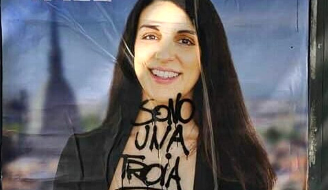 Torino – Insulti sessisti alla candidata 5Stelle. Risponde Appendino: “Minus habens”