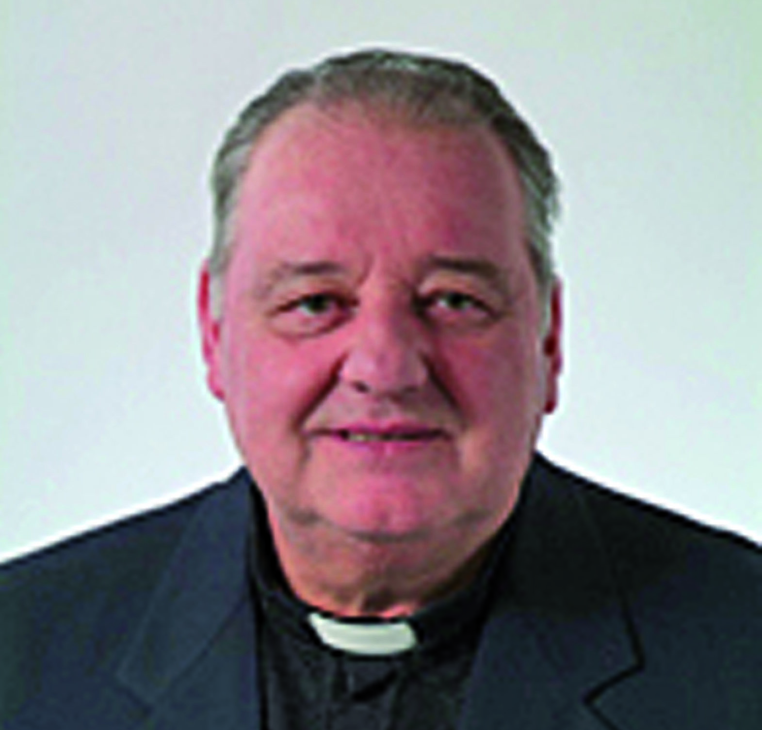 Piemonte – Parroco si sente male mentre celebra matrimonio: si accascia davanti all’altare e muore