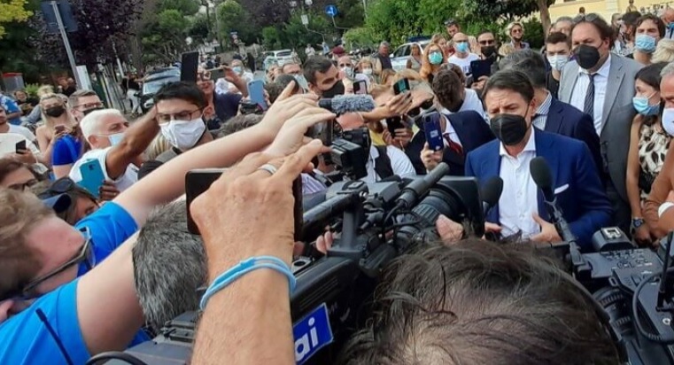 L’ex premier Conte a Torino – “Qui il M5S non appoggerà mai il Pd. E la colpa è della rigidità del Partito Democratico torinese”