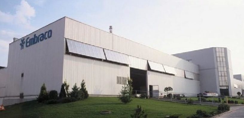 Torino – A 80 anni lascia una busta con mille euro per gli ex operai Embraco “E’ l’unica ad averci aiutato veramente”