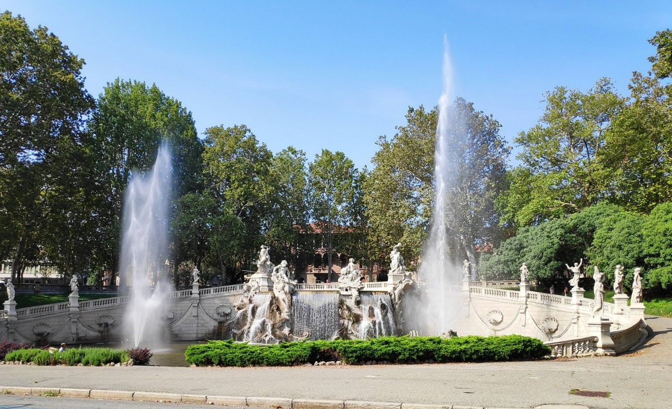 Torino – La Fontana dei 12 Mesi torna a splendere: ecco il simbolo del Valentino dopo il restauro