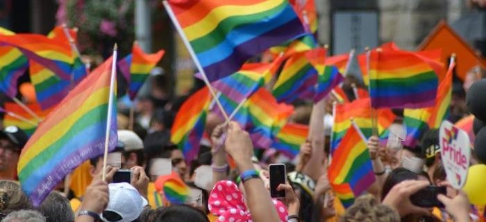 In centinaia a Torino per il Pride: “Per i diritti di tutti” – Presenti Appendino e Lo Russo, assente Damilano