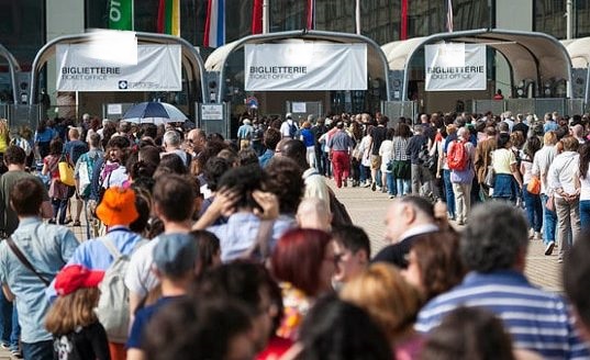 Torino – Altro che Covid, si chiude il Salone del Libro con più pubblico di sempre: più di 150mila visitatori