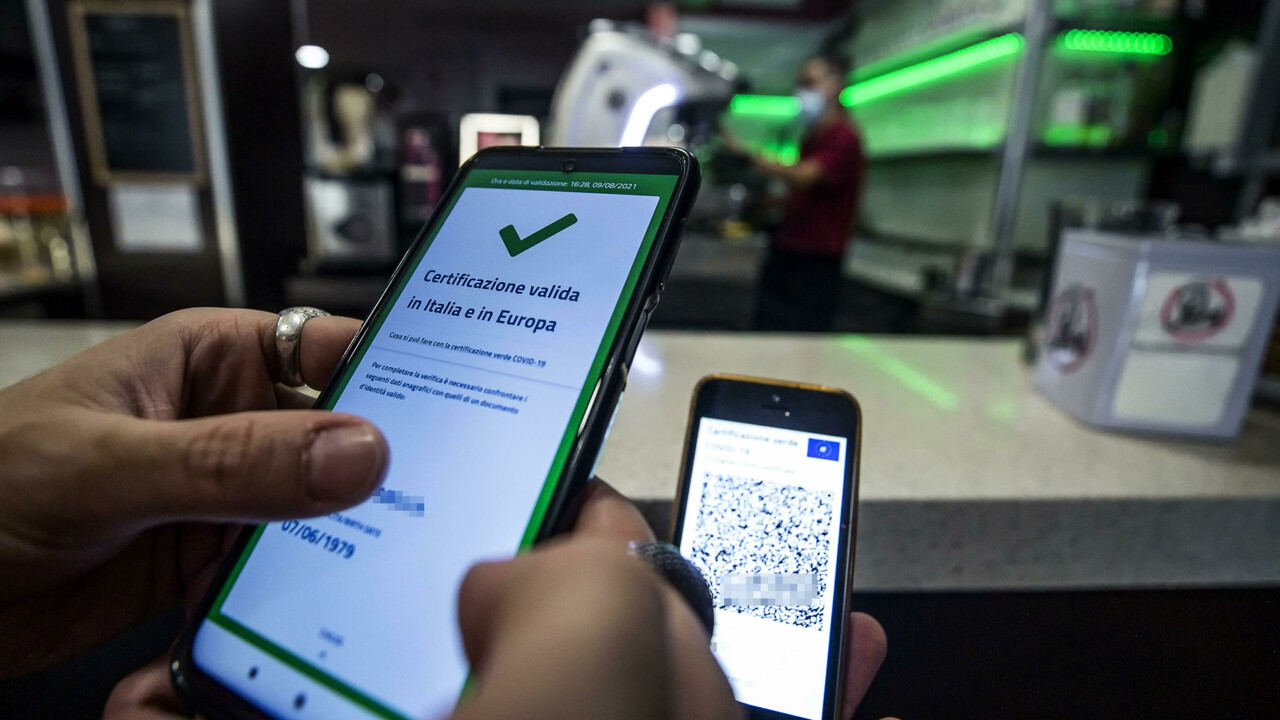 Torino – Controlli movida Vanchiglia, camerieri senza mascherina in pizzeria: multati di 400 euro. Chiuso il locale