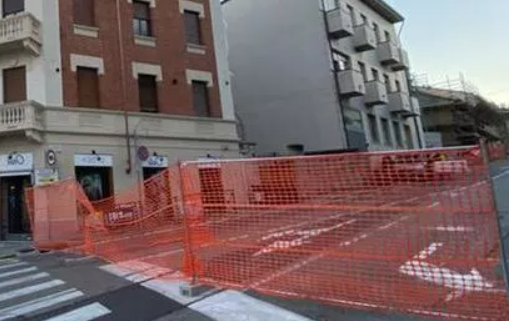 Paura a Torino – Crolla gru di un cantiere e si adagia su palazzo: quartiere isolato