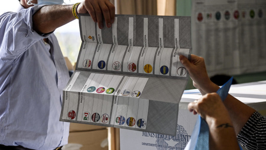 Elezioni a Torino – Affluenza bassissima, ben sotto il 50%: è il dato peggiore della storia