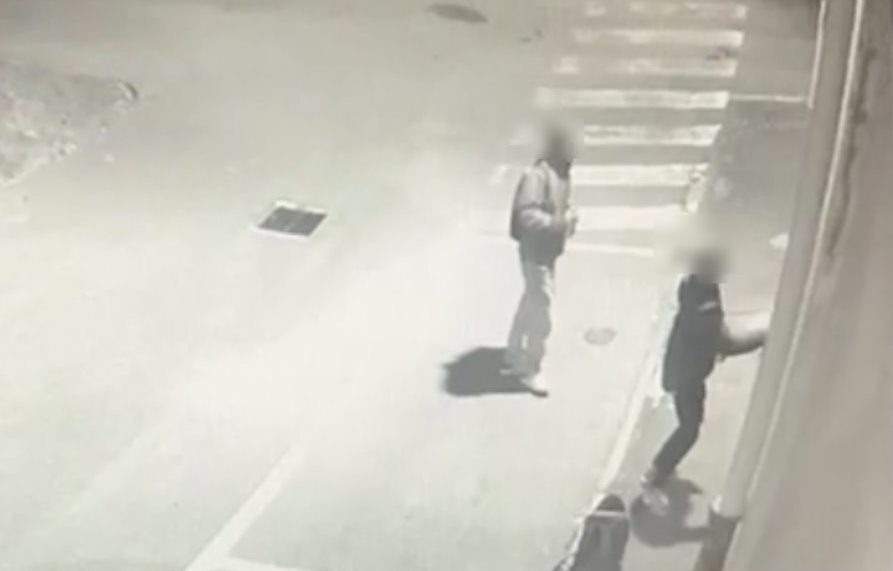 Torino – Giovanissimi vandali imbrattano il cimitero: un video li inchioda. Denunciati