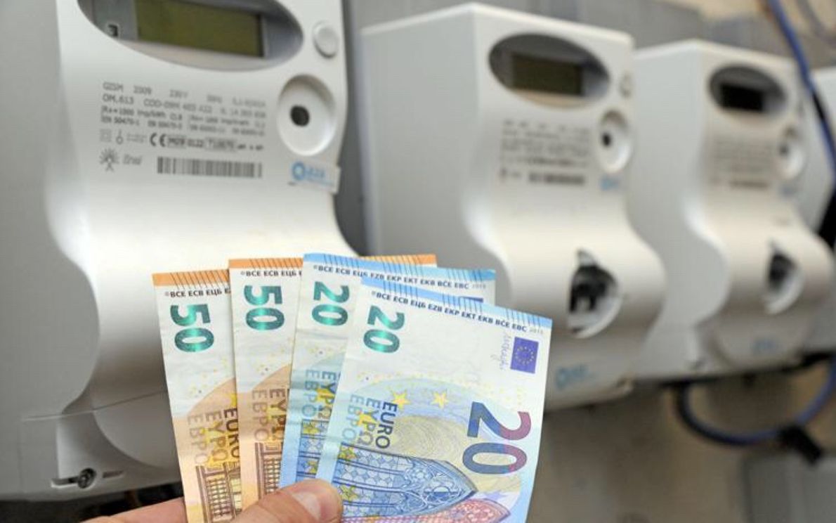 Caro Bollette – Api Torino: “Attenzione alla bomba sociale innescata”