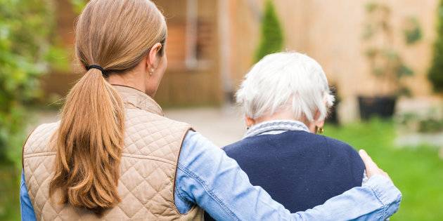 A Torino smantellata la ‘banda delle badanti’: nascondevano refurtiva nelle case degli anziani, ignari di tutto