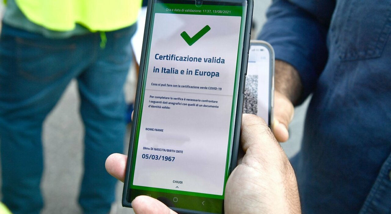 A Torino multe a raffica in bar e pub: persone senza green pass o con certificati altrui – Intervento di Polizia e Asl