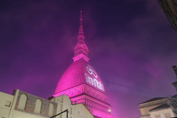Torino – La Mole si illumina di rosa: il Giro d’Italia torna in città. L’appuntamento