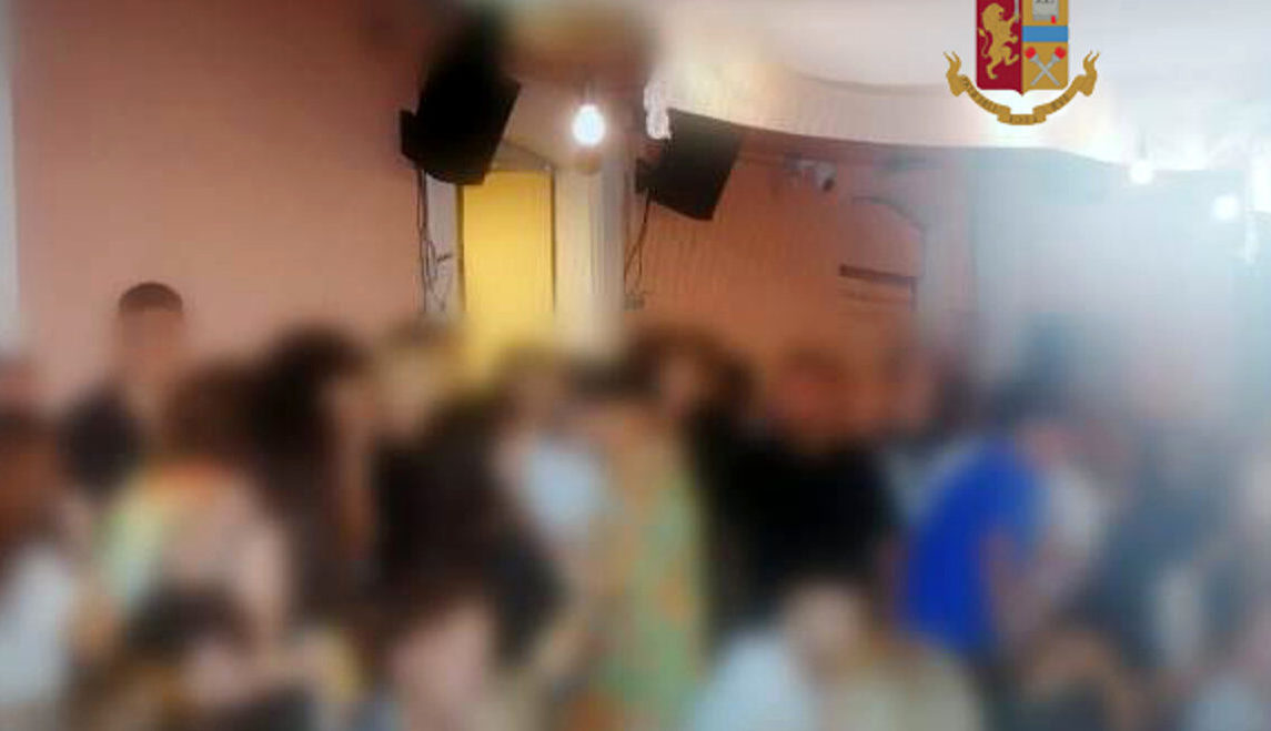 Torino – Assembramenti e persone senza mascherina: chiusi 2 locali, decine di multe