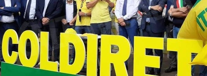 Torino e il caro bollette- La protesta di Coldiretti invade la città: mille agricoltori e pastori “Basta speculatori”