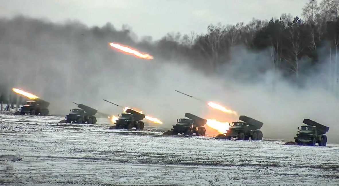 Guerra Ucraina, notte brutale “I Russi hanno attaccato anche le ambulanze”. Intanto Germania, Olanda e Belgio inviano migliaia di missili e armi a Kiev