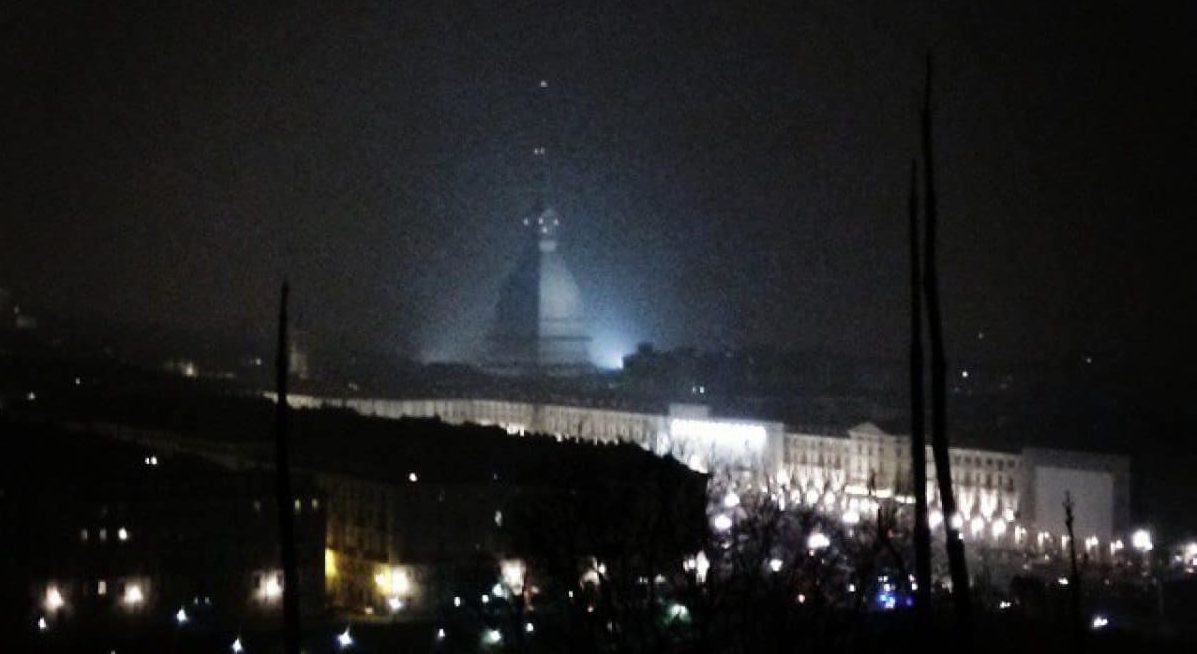 Torino – Emergenza energetica: la Mole Antonelliana resta al buio