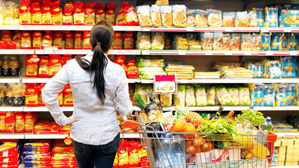 Costo della vita: rincari esorbitanti su cibo, bollette e benzina. +2mila euro a famiglia – L’allarme Codacons