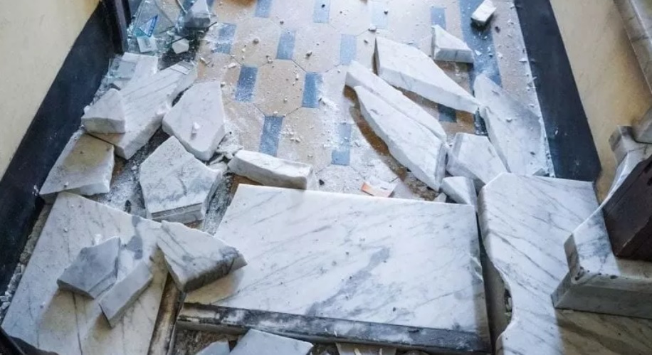 Paura a Torino – Crollano scale di un palazzo: ferito un 13 enne che andava a scuola