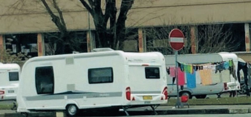 Torino – Scoperta rom con 15 identità diverse e 20 anni di prigione da scontare per furti: arrestata