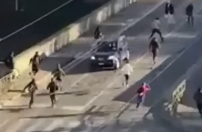 Torino – Esplode un’altra guerriglia urbana in strada, a colpi di katana. Il terrore degli abitanti di Aurora