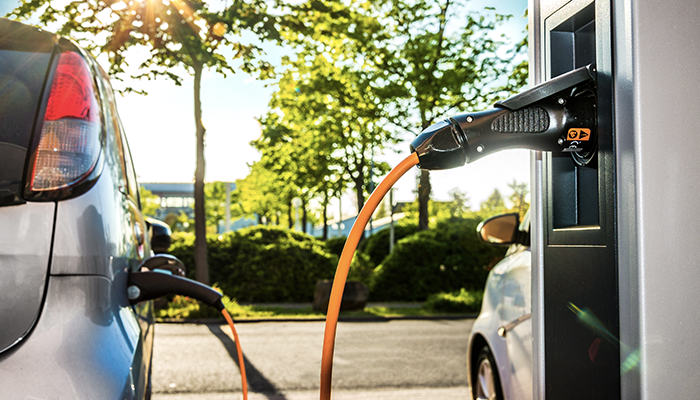 Motori – In  Germania si studia il taglio degli incentivi a ibride ed elettriche