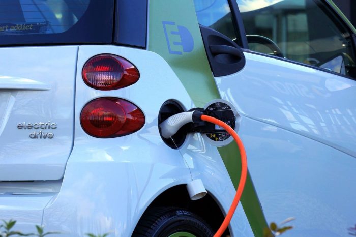 Arrivano nuovi incentivi per auto e moto elettriche, ibride e a basse emissioni – Ecco le cifre del decreto