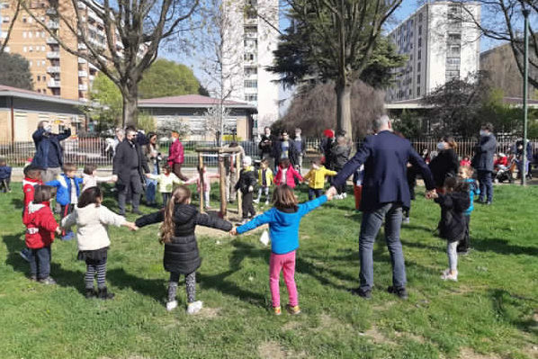 Torino – Azienda del territorio regala nuovi alberi: rinascono i giardini del quartiere