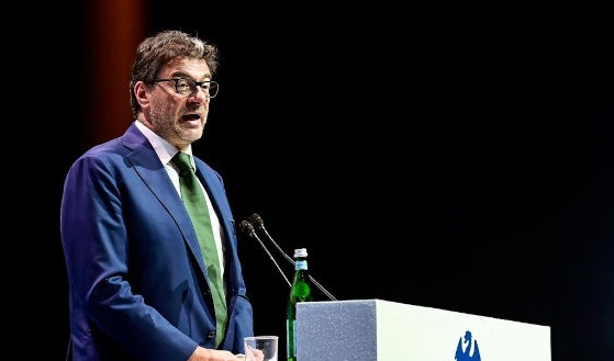 Arrivano 200 milioni di euro a sostegno dei commercianti. Giorgetti “Siamo al loro fianco”